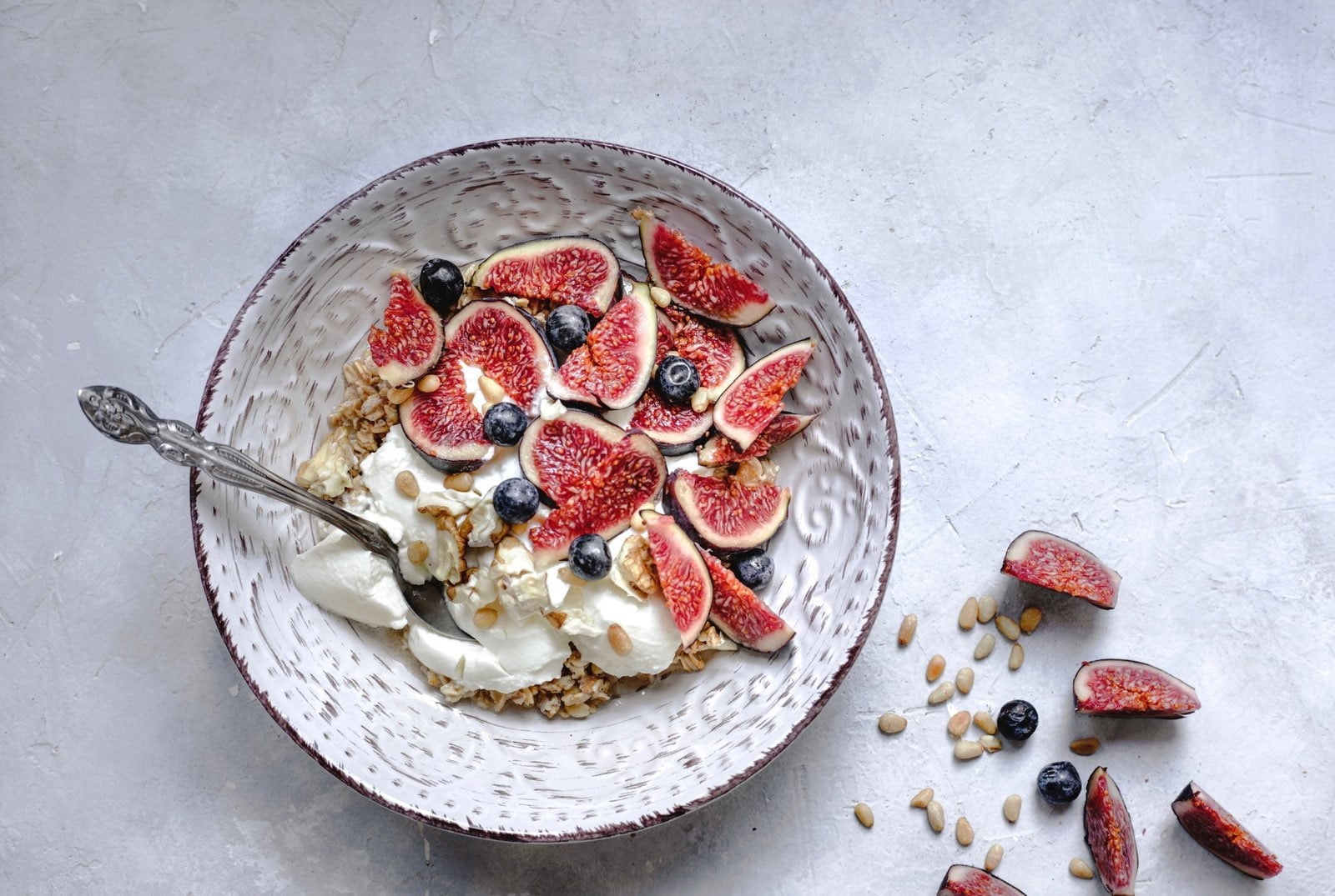 Featured image for “Warme havermout met vijgen en noten”